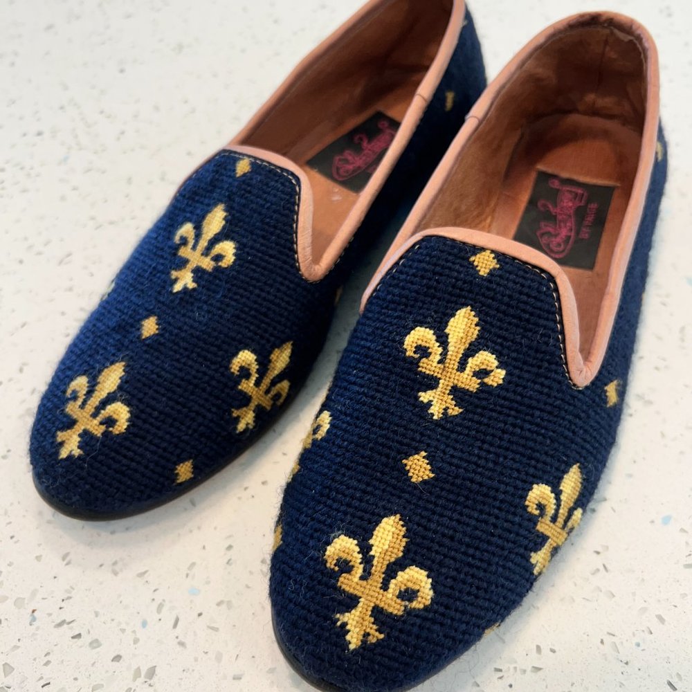 Elegant Navy and Gold Fleur-de-Lis Loafers - Picture 9 of 14